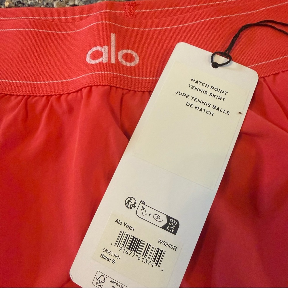 NWT ALO YOGA Candy Red Set: Match Point Tennis Skirt and Splendor Bra - Picture 2 of 11